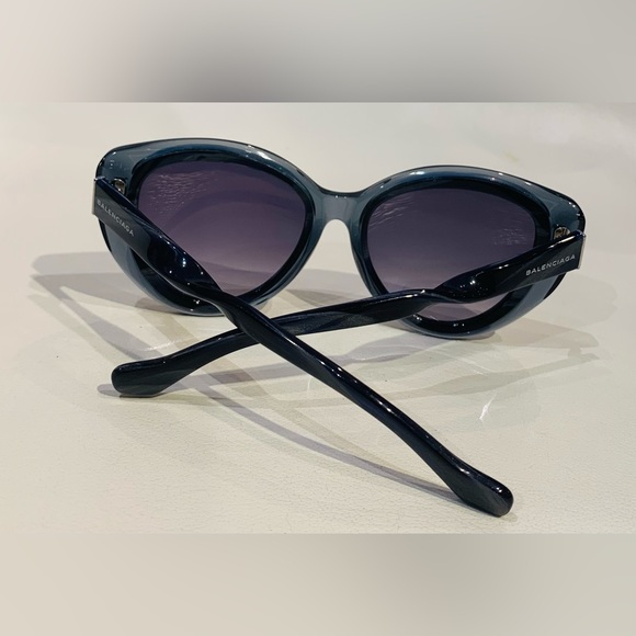 New Balenciaga Sunglasses - Picture 8 of 9